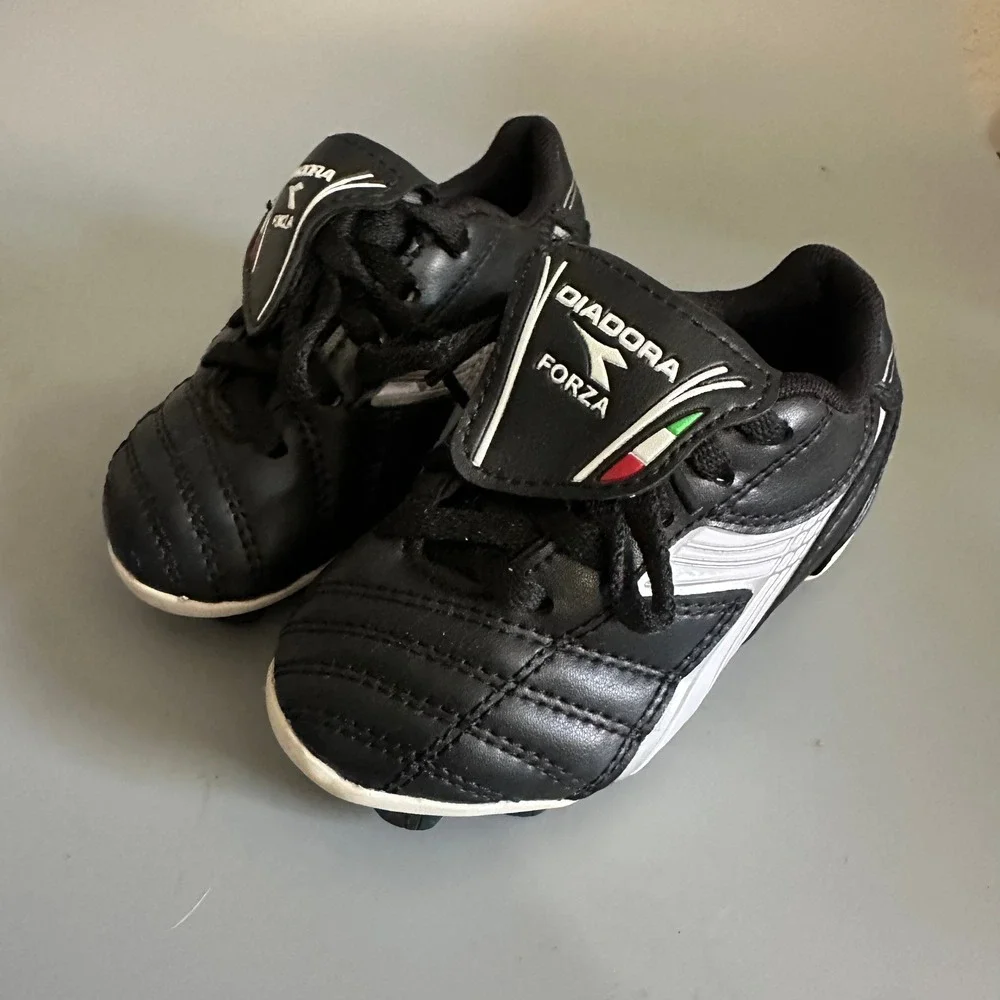 Diadora Forza Toddler‎ Soccer Cleats Black White Athletic Field Shoes Size 8T